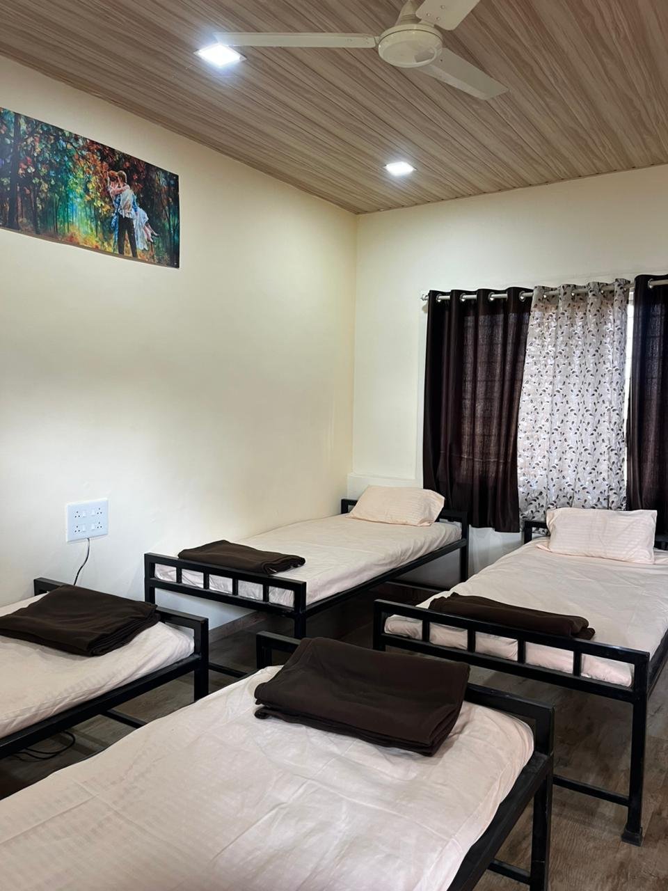 AC & Non-AC Rooms