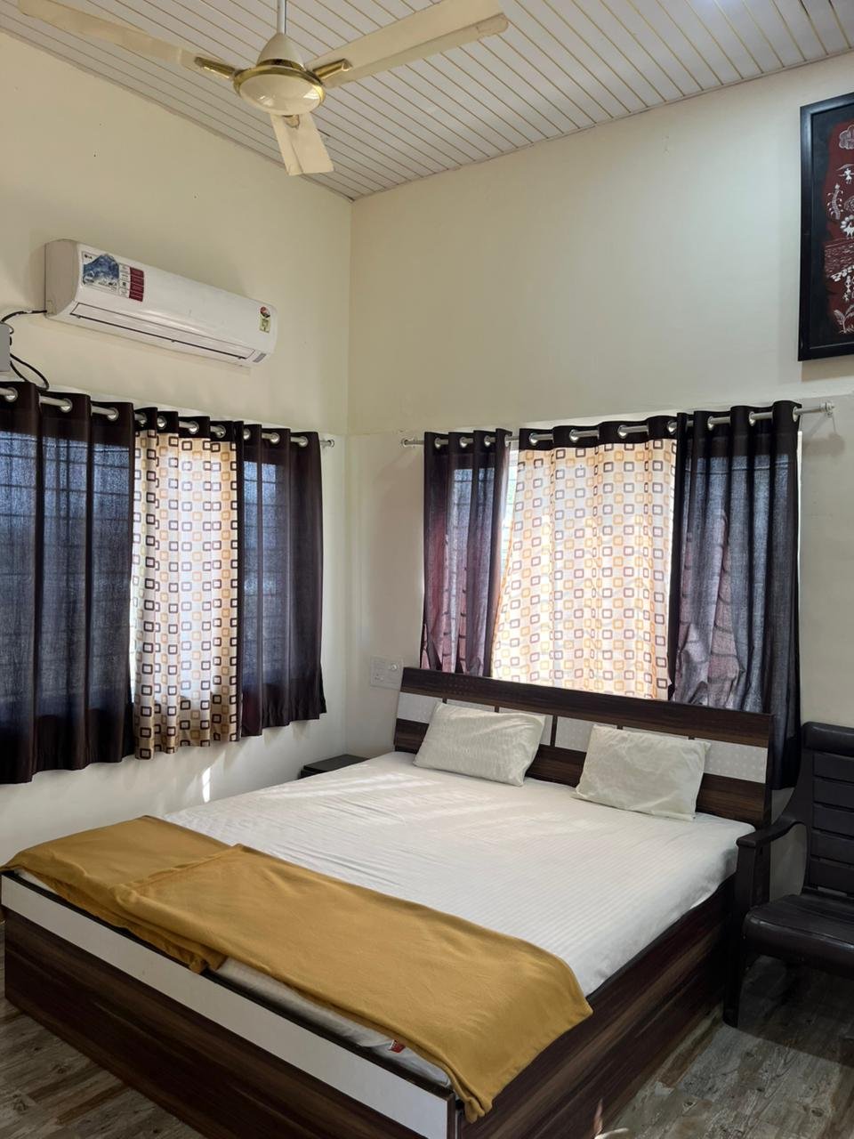 Package B – Two Meals Stay